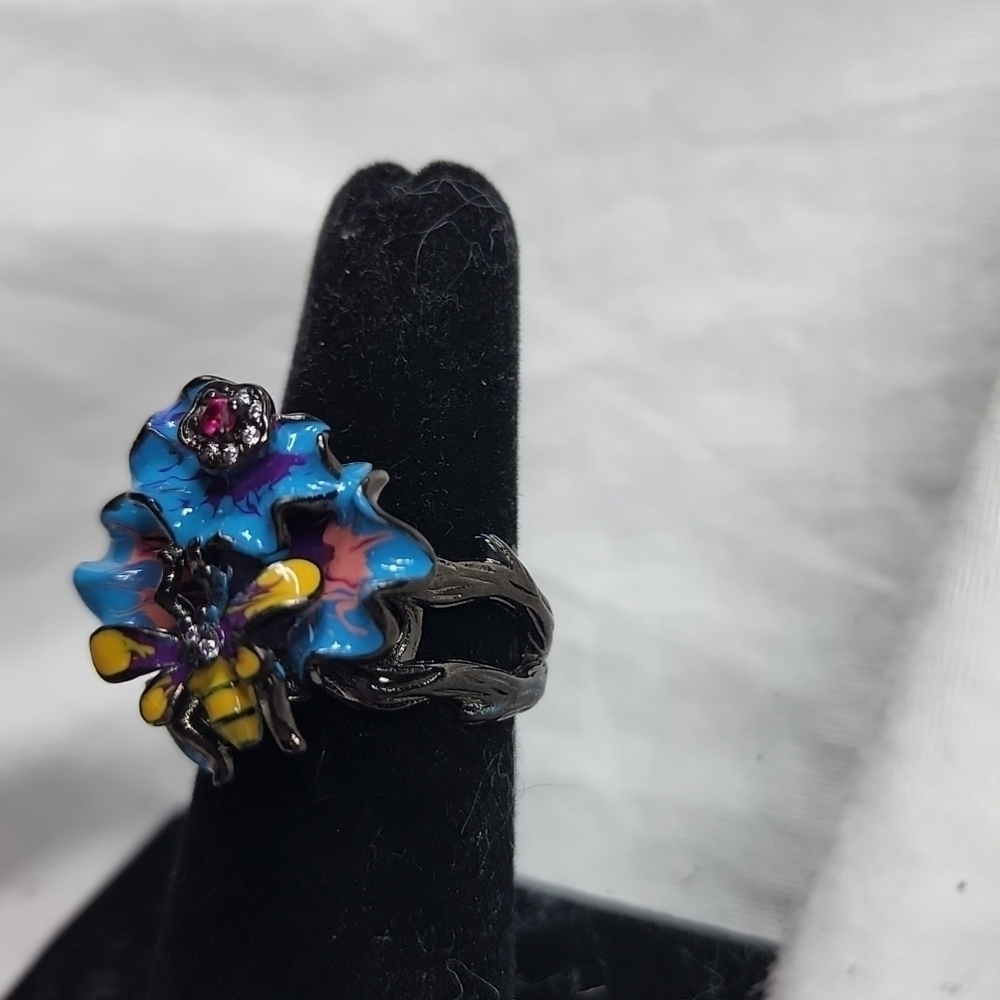 NWOT BUMBLEBEE RING - Picture 3 of 5